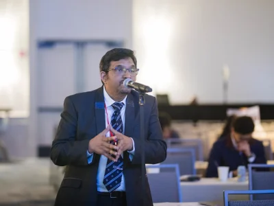 Dr. Bhaskar Srinivasan in an audience discussion at the 34th Biennial Cornea Conference, Boston